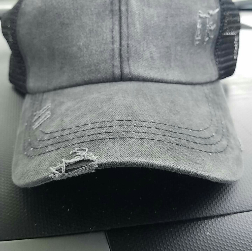 Women's ponytail hat